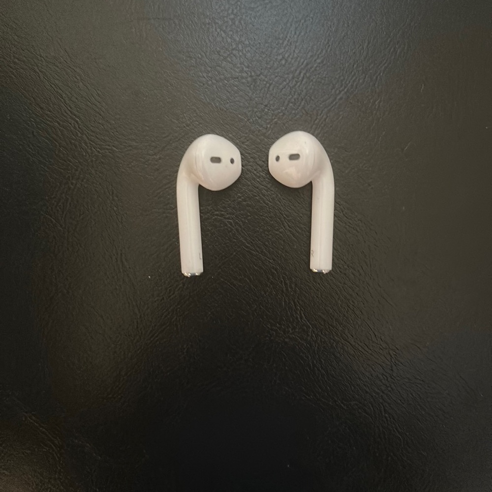 Apple AirPods 2nd Generation